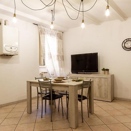 Suite Garibaldi - Smart Holiday Мантуя Экстерьер фото