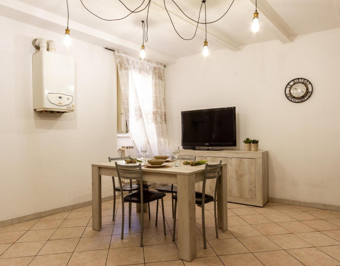 Suite Garibaldi - Smart Holiday Мантуя Экстерьер фото
